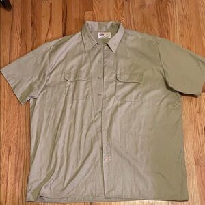 Dickies Men's Khaki Casual Button Down Shirt